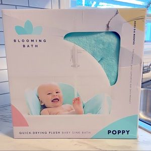 Blooming Bath Poppy Baby Bath Seat Seafoam